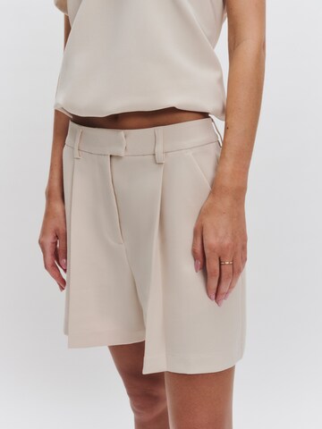 millane Loose fit Pleat-Front Pants in Beige