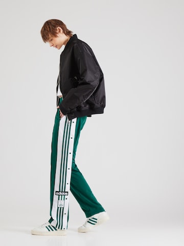 ADIDAS ORIGINALS Свободный крой Штаны 'Adibreak' в Зеленый