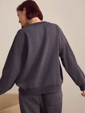 Next Sweatshirt i grå