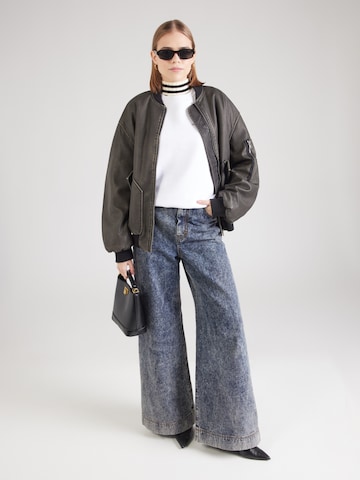 GUESS JEANS Mikina – bílá