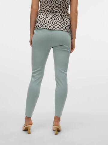 VERO MODA Tapered Élére vasalt nadrágok 'VMEva' - zöld