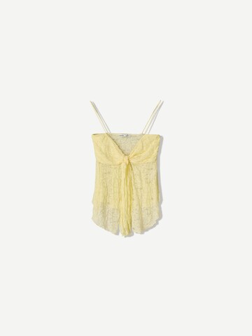 Top di Bershka in giallo: frontale