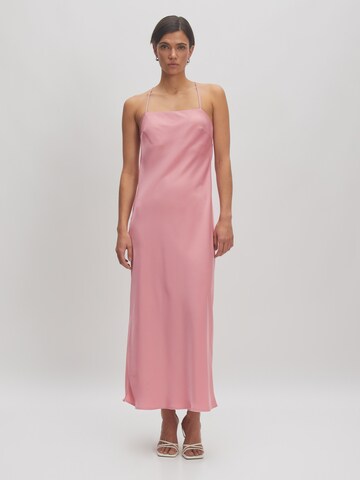 Robe 'Dorothee' EDITED en rose : devant