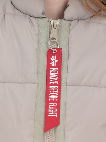 ALPHA INDUSTRIES Жилетка в Бежевый