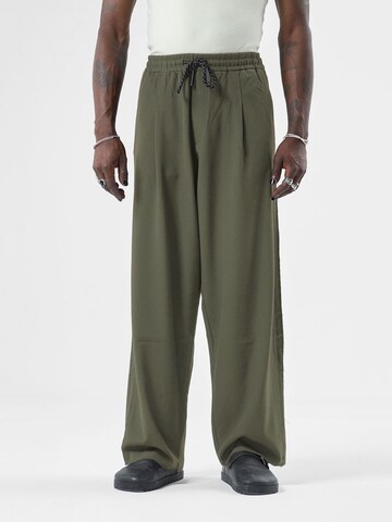 VAMOS CLO Wide leg Pleat-front trousers 'CLEVALEND' in Green: front