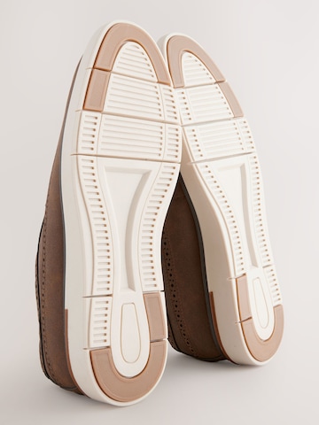 Chaussure à lacets Next en marron