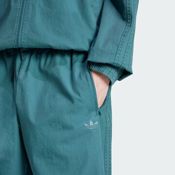 ADIDAS ORIGINALS Loosefit Nadrág 'FIREBIRD' - zöld