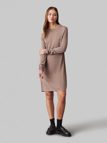 Calvin Klein Jeans Gebreide jurk in Roze: voorkant