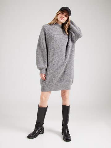 Robes en maille 'JARDANY_3' DRYKORN en gris : devant