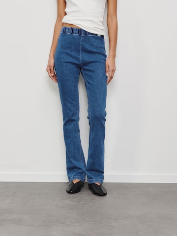Slimfit Jeans di RÆRE by Lorena Rae in blu: frontale