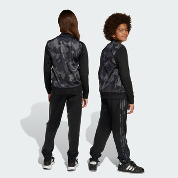 Survêtement 'Seasonal Essential' ADIDAS SPORTSWEAR en noir