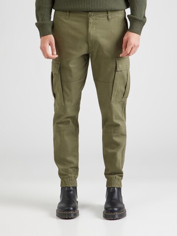 JJ Rebel Дънки Tapered Leg Карго панталон 'JREBMICHAEL' в зелено: отпред