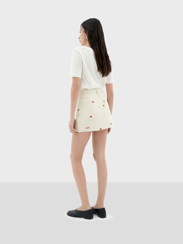 Gonna 'KIMY' di Thinking MU in bianco