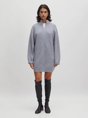 EDITED Dress 'Marwa' in Grey: front